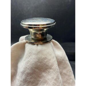 Wine Stopper with the Letter “L” engraved in the Top